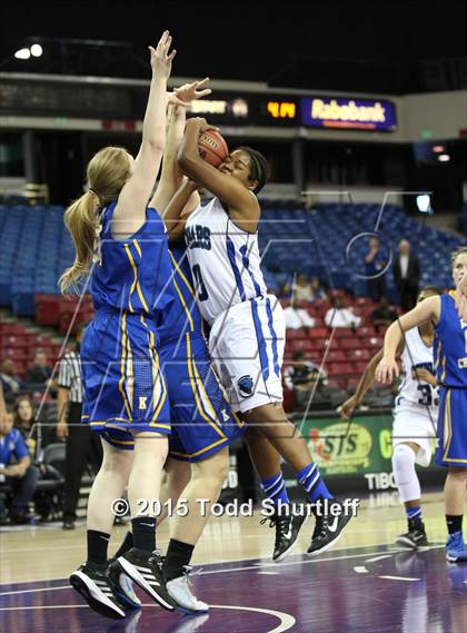 Thumbnail 1 in Ripon Christian vs. Capital Christian (CIF SJS D5 Final) photogallery.