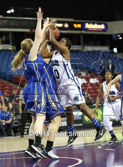 Thumbnail 2 in Ripon Christian vs. Capital Christian (CIF SJS D5 Final) photogallery.