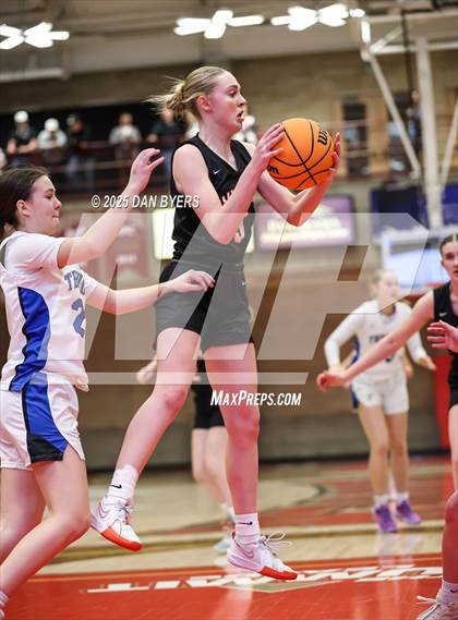 Thumbnail 1 in Denver Christian vs. Wiggins (CHSAA 3A Semis) photogallery.