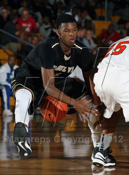 Thumbnail 2 in Lake Wales vs. Paul VI (City of Palms Classic) photogallery.