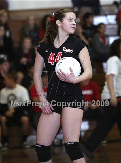 Thumbnail 1 in Elsinore @ Taft (CIF Regional Playoffs) photogallery.
