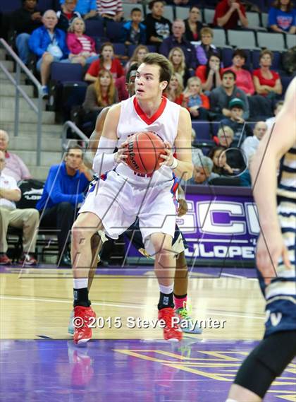 Thumbnail 2 in Desert Vista vs. Mountain View (AIA Division 1 Semifinal) photogallery.