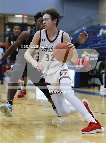 Thumbnail 3 in Horn vs. Lake Travis (In-N-Out Tournament) photogallery.