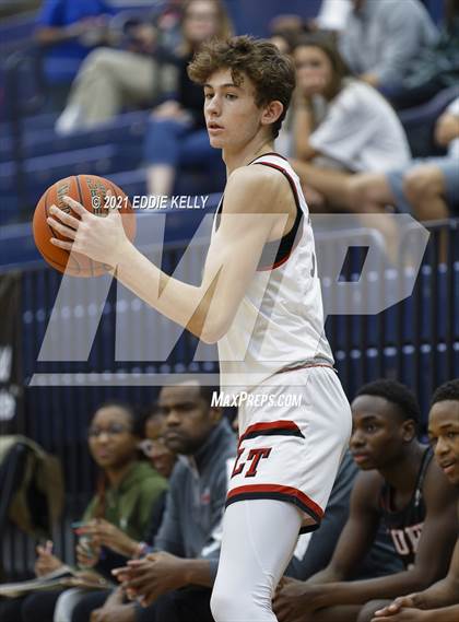 Thumbnail 2 in Horn vs. Lake Travis (In-N-Out Tournament) photogallery.