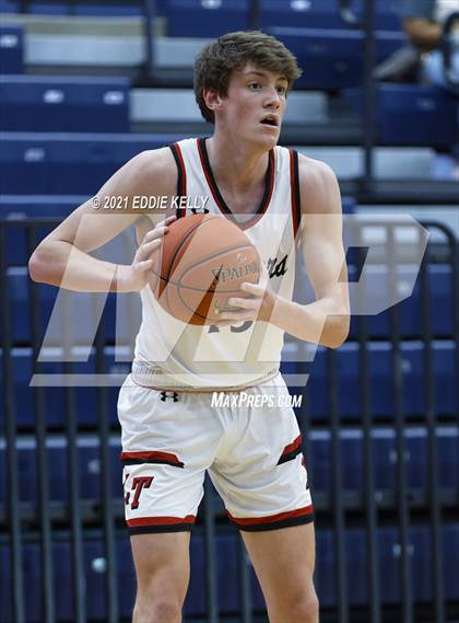 Thumbnail 3 in Horn vs. Lake Travis (In-N-Out Tournament) photogallery.