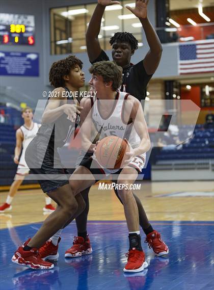 Thumbnail 3 in Horn vs. Lake Travis (In-N-Out Tournament) photogallery.