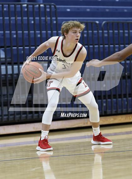 Thumbnail 2 in Horn vs. Lake Travis (In-N-Out Tournament) photogallery.