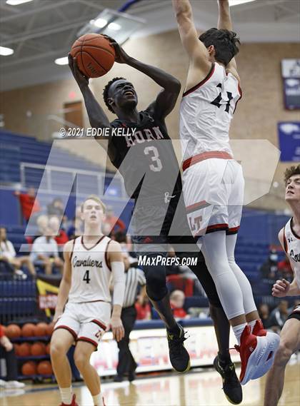 Thumbnail 2 in Horn vs. Lake Travis (In-N-Out Tournament) photogallery.