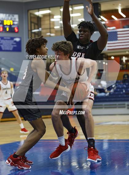Thumbnail 2 in Horn vs. Lake Travis (In-N-Out Tournament) photogallery.