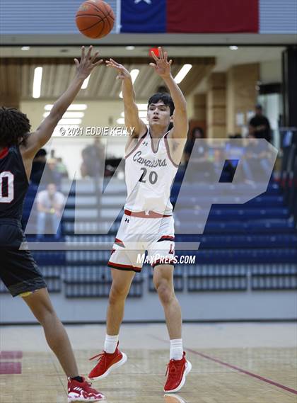 Thumbnail 2 in Horn vs. Lake Travis (In-N-Out Tournament) photogallery.