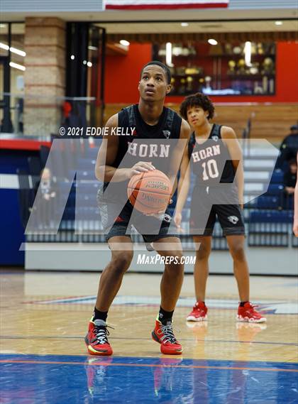 Thumbnail 3 in Horn vs. Lake Travis (In-N-Out Tournament) photogallery.
