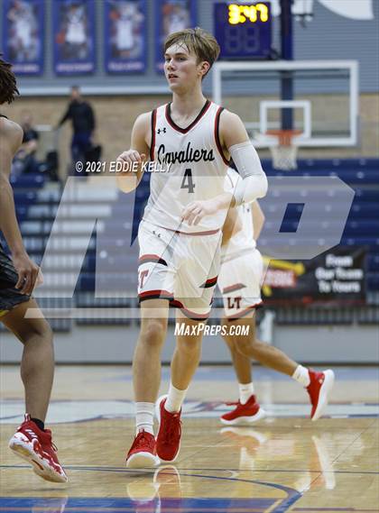 Thumbnail 3 in Horn vs. Lake Travis (In-N-Out Tournament) photogallery.