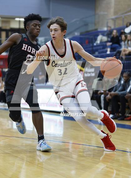 Thumbnail 2 in Horn vs. Lake Travis (In-N-Out Tournament) photogallery.