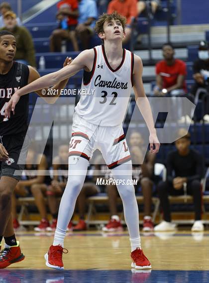 Thumbnail 3 in Horn vs. Lake Travis (In-N-Out Tournament) photogallery.