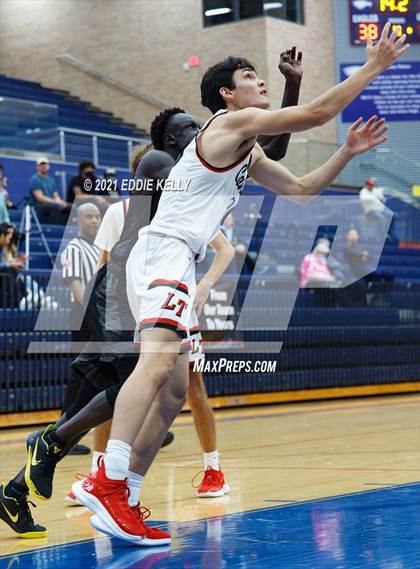 Thumbnail 3 in Horn vs. Lake Travis (In-N-Out Tournament) photogallery.