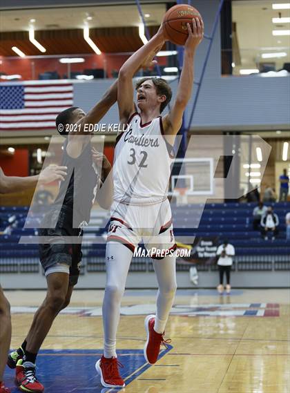 Thumbnail 2 in Horn vs. Lake Travis (In-N-Out Tournament) photogallery.