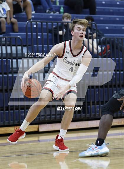 Thumbnail 2 in Horn vs. Lake Travis (In-N-Out Tournament) photogallery.