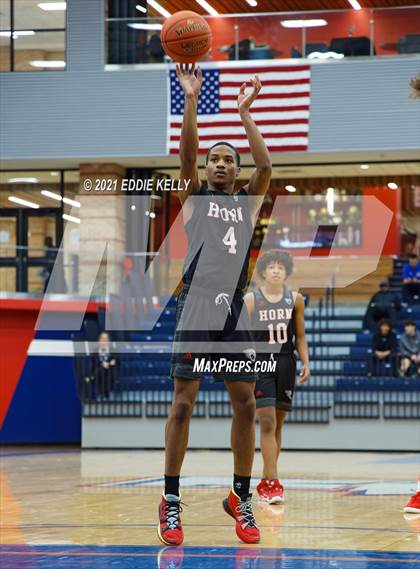 Thumbnail 2 in Horn vs. Lake Travis (In-N-Out Tournament) photogallery.