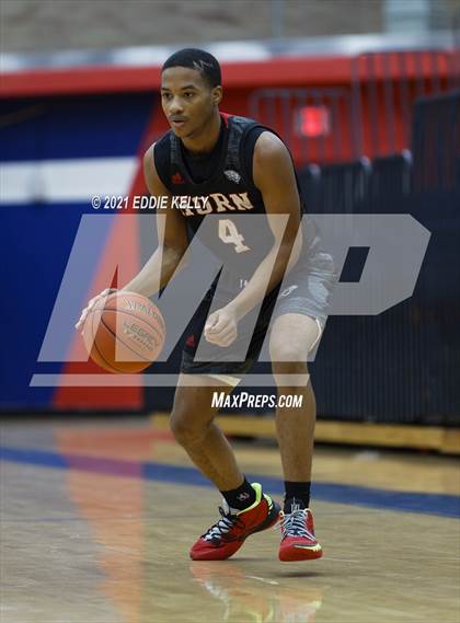 Thumbnail 2 in Horn vs. Lake Travis (In-N-Out Tournament) photogallery.