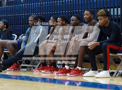 Thumbnail 2 in Horn vs. Lake Travis (In-N-Out Tournament) photogallery.