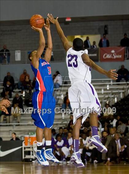 Thumbnail 1 in Lincoln vs Duncanville (Chris Bosh South Dallas Shootout) photogallery.