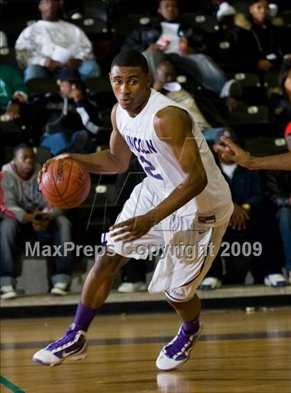 Thumbnail 1 in Lincoln vs Duncanville (Chris Bosh South Dallas Shootout) photogallery.