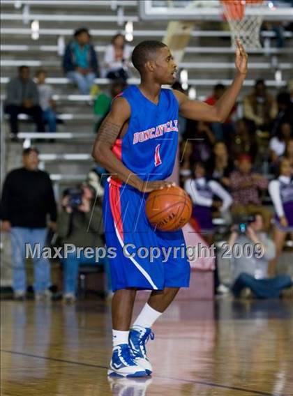 Thumbnail 1 in Lincoln vs Duncanville (Chris Bosh South Dallas Shootout) photogallery.