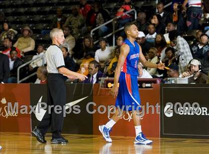 Thumbnail 3 in Lincoln vs Duncanville (Chris Bosh South Dallas Shootout) photogallery.