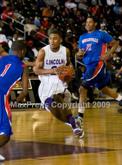 Thumbnail 3 in Lincoln vs Duncanville (Chris Bosh South Dallas Shootout) photogallery.