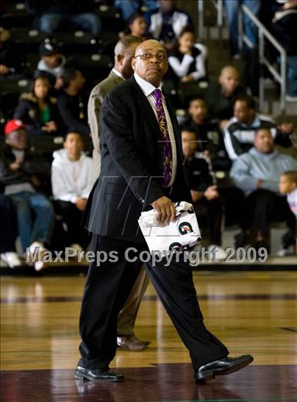 Thumbnail 2 in Lincoln vs Duncanville (Chris Bosh South Dallas Shootout) photogallery.