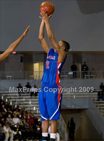 Thumbnail 1 in Lincoln vs Duncanville (Chris Bosh South Dallas Shootout) photogallery.