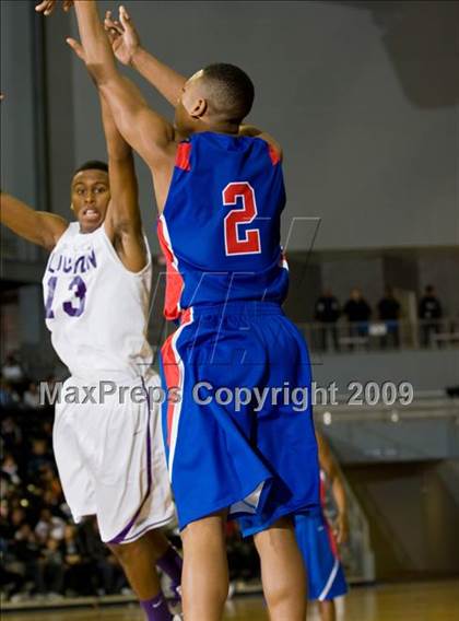 Thumbnail 2 in Lincoln vs Duncanville (Chris Bosh South Dallas Shootout) photogallery.