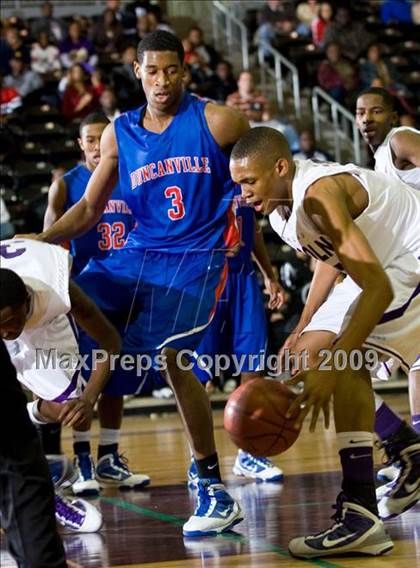 Thumbnail 3 in Lincoln vs Duncanville (Chris Bosh South Dallas Shootout) photogallery.