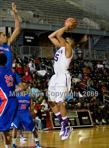 Thumbnail 3 in Lincoln vs Duncanville (Chris Bosh South Dallas Shootout) photogallery.