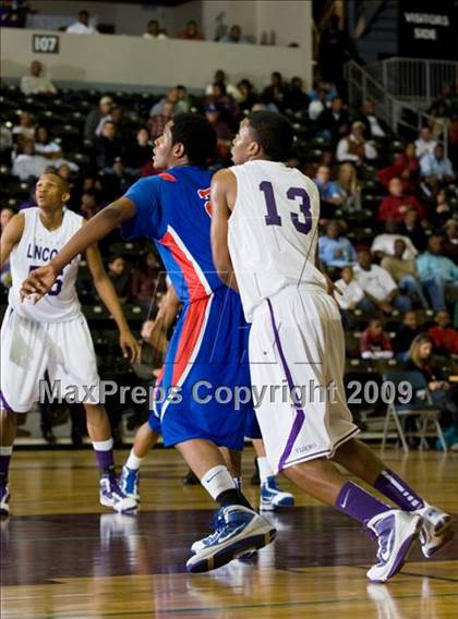 Thumbnail 1 in Lincoln vs Duncanville (Chris Bosh South Dallas Shootout) photogallery.