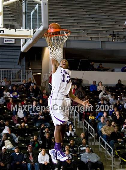 Thumbnail 2 in Lincoln vs Duncanville (Chris Bosh South Dallas Shootout) photogallery.
