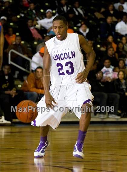 Thumbnail 3 in Lincoln vs Duncanville (Chris Bosh South Dallas Shootout) photogallery.