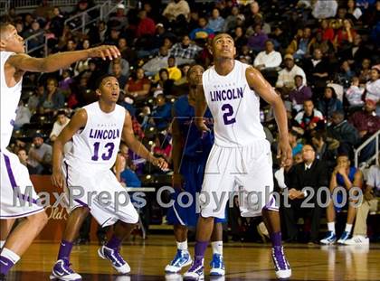 Thumbnail 2 in Lincoln vs Duncanville (Chris Bosh South Dallas Shootout) photogallery.
