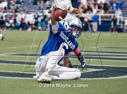 Thumbnail 2 in Columbus vs. Highlands photogallery.