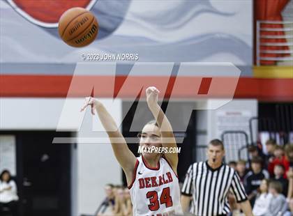 Thumbnail 1 in Garrett @ DeKalb photogallery.