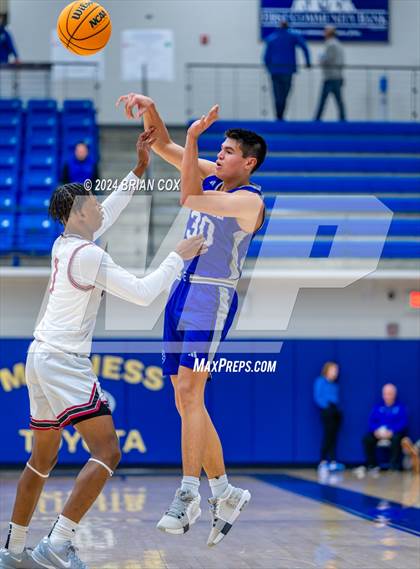 Thumbnail 1 in Carthage vs Earle (Lendel Thomas Classic) photogallery.
