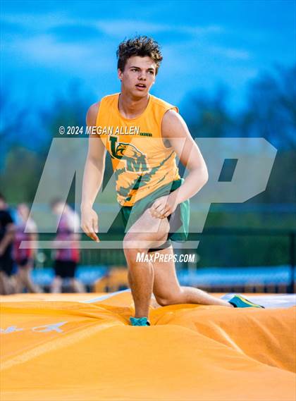 Thumbnail 2 in Bellbrook Invitational photogallery.