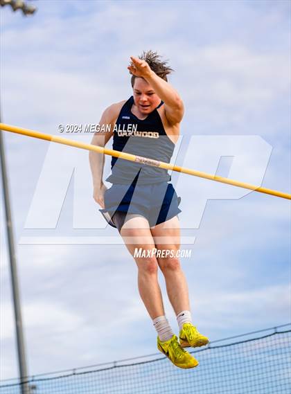 Thumbnail 2 in Bellbrook Invitational photogallery.