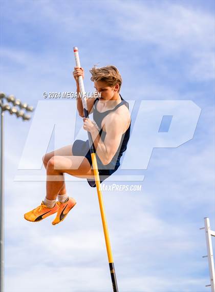 Thumbnail 1 in Bellbrook Invitational photogallery.