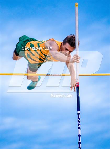 Thumbnail 2 in Bellbrook Invitational photogallery.