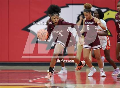 Thumbnail 3 in Harvest Prep vs. Worthington Christian (OHSAA D3 District Final) photogallery.