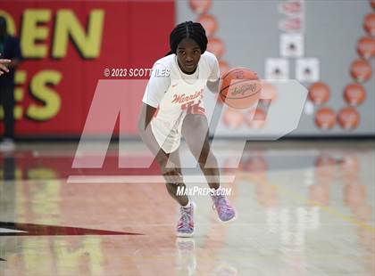 Thumbnail 1 in Harvest Prep vs. Worthington Christian (OHSAA D3 District Final) photogallery.