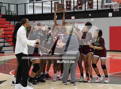Thumbnail 2 in Harvest Prep vs. Worthington Christian (OHSAA D3 District Final) photogallery.