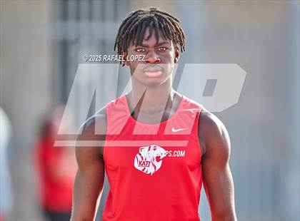 Thumbnail 1 in Panther Relays (400M) photogallery.