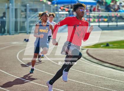 Thumbnail 1 in Panther Relays (400M) photogallery.